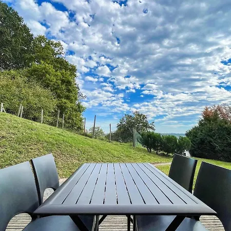 빌라 Quiet Villa, Sea And Mountain!